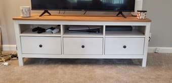 TV Stand IKEA and Hisense TV 55'' 2