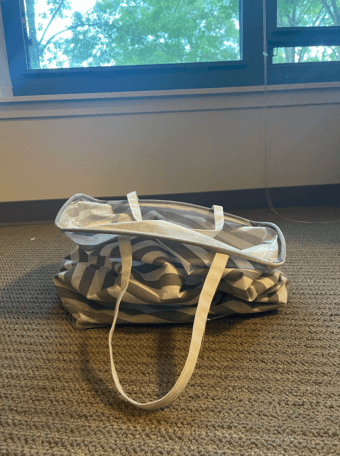 75L Collapsible Large Laundry Basket with Easy Carry Handles 2