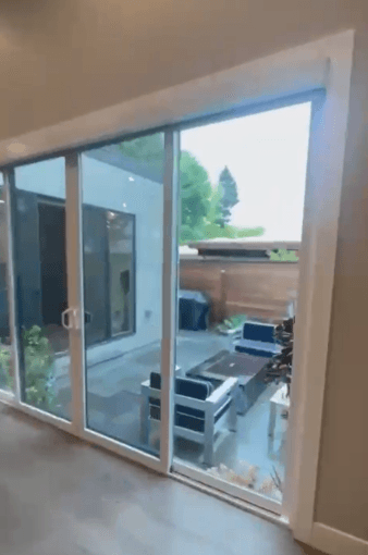 One bedroom in Modern house <10 min from campus, no passdown fee 3