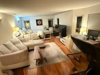 Fully Furnished Huge Master Suite w/ Ensuite Bath (5 min from campus) 1