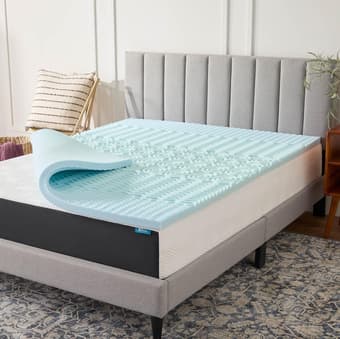 Full mattress topper (only used 2 quarters) 1
