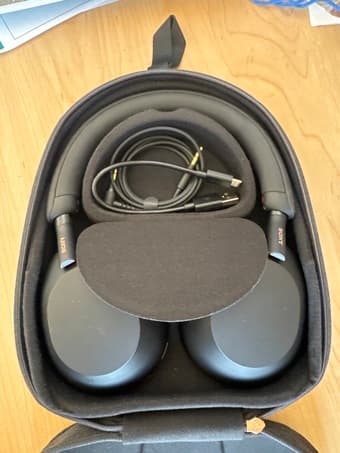 Sony WH-1000XM5 Wireless Noise Cancelling Headphones 2
