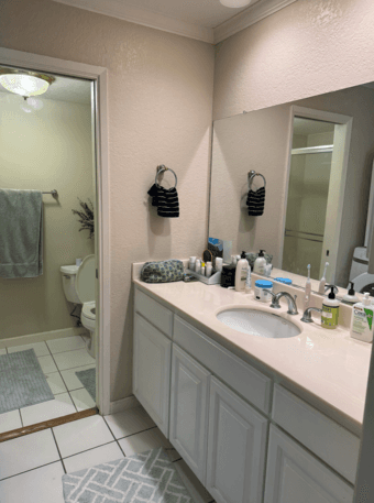 Room Available in 3BR/2BA Menlo Park Apartment – Private Bath 2