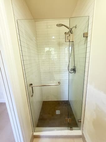 A SMALL room with private bath and separate entrance in Palo Alto 3