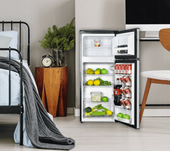 Magic Chef 4.5 cu. ft. 2 Door Mini Fridge with Freezer 2