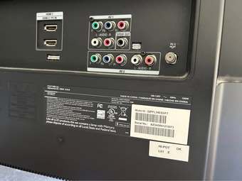 32 “ Philips flat screen TV with power-cord and remote 4