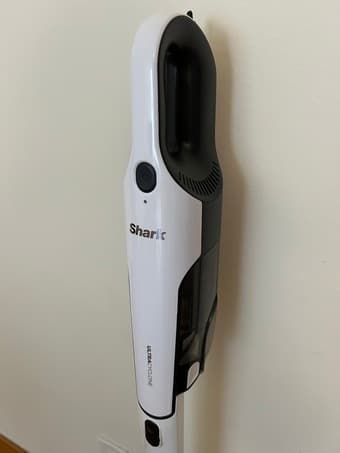 Selling Cordless vacuum cleaner (Shark brand) 2