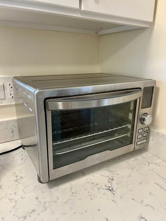 Selling Air Fryer Oven (Gourmia) 1
