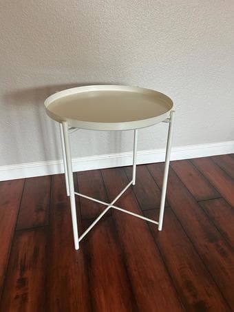 For Sale: White tray table – versatile & stylish 3