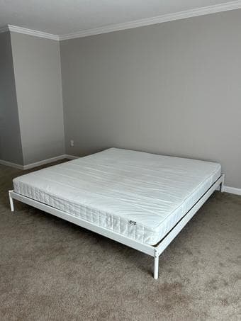 King-size bed – white, great condition 3