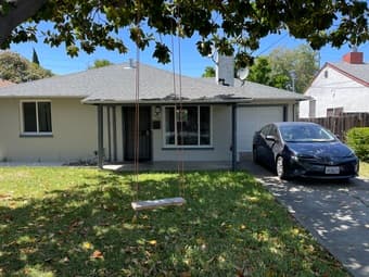 Room available in 2 bedrm house in Menlo Pk(20 min bike from campus) 2