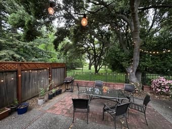 1 Room available for female roommate in adorable 6BR/3BA house on Sta 4