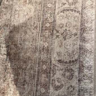 Beautiful area rug - rectangle 7 x 6 and 9 x 6 1