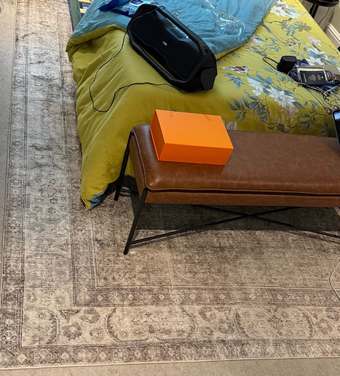 Beautiful area rug - rectangle 7 x 6 and 9 x 6 3