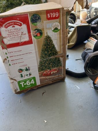 7.5 foot fake xmas tree with lights 1