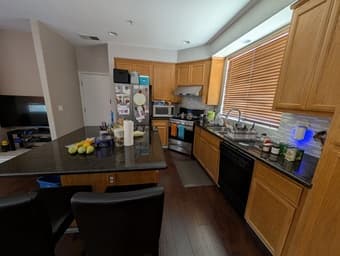 Furnished bedroom+office, private bath in shared house, Newark 3