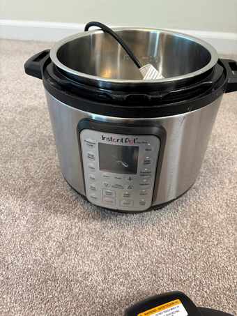 Instant pot (only used 8 months): Instant Pot Duo Plus 9-in-1 1