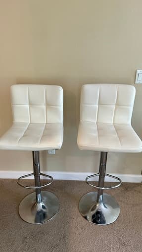 2-Set White Bar Stools 1
