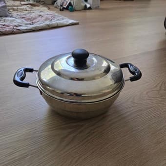 Idly cooker with two layers 2