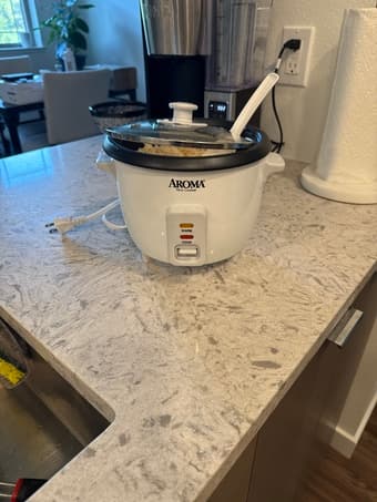 Numerous small appliances to sell 3