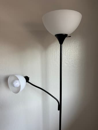 Lamp Stand (Great Condition) 1