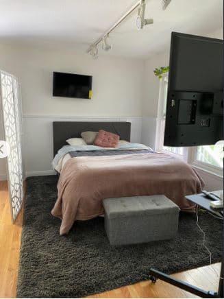 Furnished Studio in the Heart of Palo Alto 2