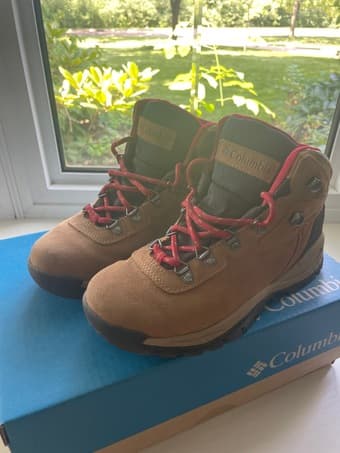 Columbia waterproof hiking boots 6.5 Womens 1