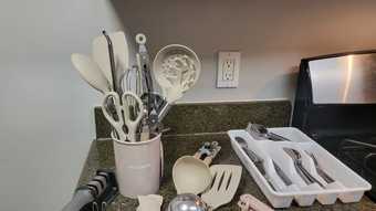 Cutlery and kitchen utensils set - Must go today! 2