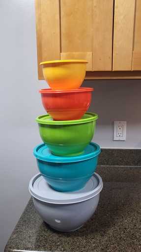 Plastic food container set - Must go today! 1
