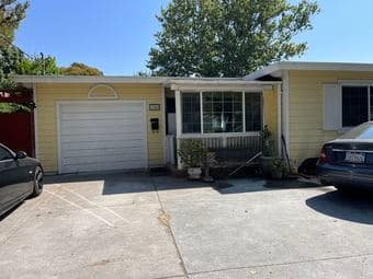 A furnished room is available for renting from July 26th， 2025. 3