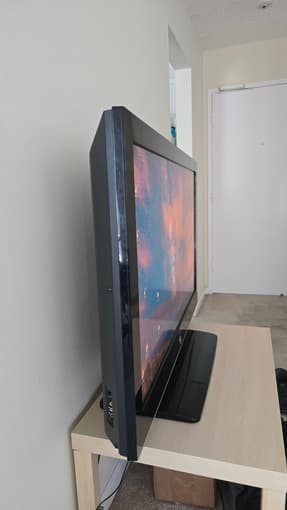 Samsung 46 Inch LCD TV 1