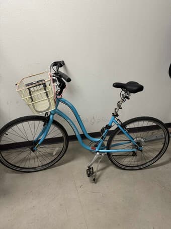 Light blue women's bike (Jamis Citizen) with Basket and D-Lock 1