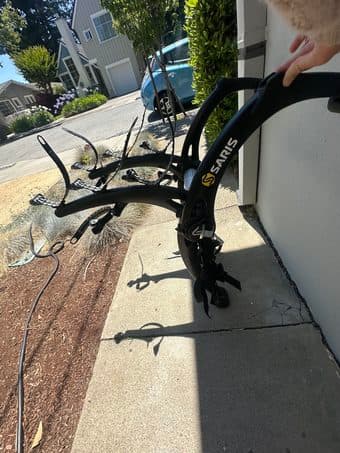 Car-mounted bike rack (fits 2-3) 1