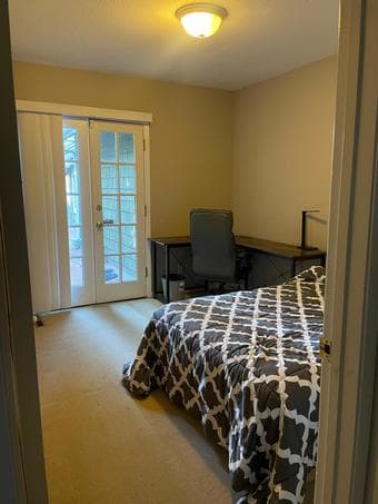 Palo Alto August sublet w/ ping pong table, hot tub, other goodies 1