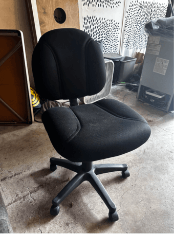 black office chair 1