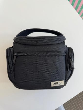 FOR SALE: Like-New Sony a6400 Camera + 18-135mm Lens Kit 4