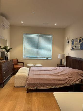 Menlo Park Luxury Fully Furnished Garden 1B1B for Rent – $4,500/month 2