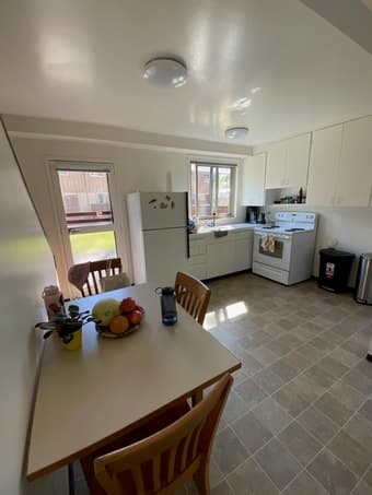 1 Room in Escondido Low-rise 2 Floor Apartment 2 Bedrooms/1 Bathroom 2