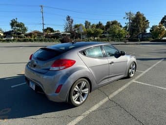2013 Hyundai Veloster 4
