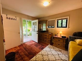 Charming Detached Studio Near Stanford – (All Utilities Included!) 3