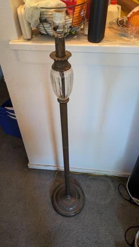 Standing lamp 1