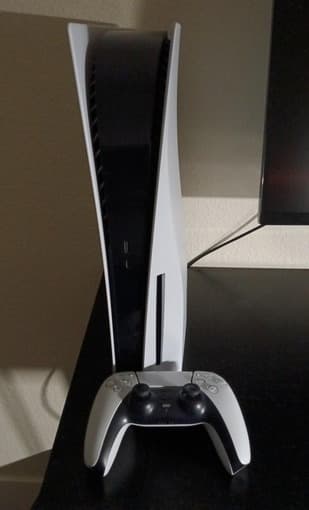 PS5 with GoW Ragnarok 1