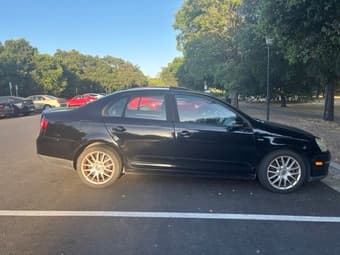VW JETTA 2008 Wolfsburg edition, black, good condition 3