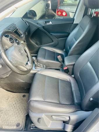 2012 VW Tiguan SE 2