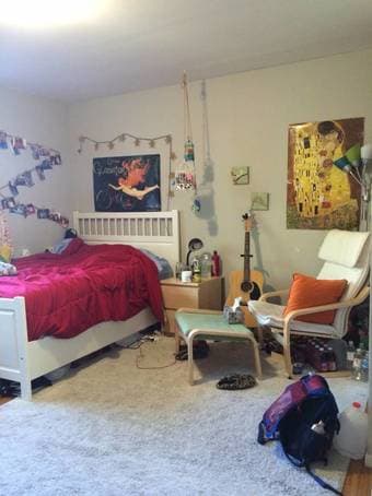 Cozy private room in a furnished 5BR/3.5BA just off of Oregon and Alma 1