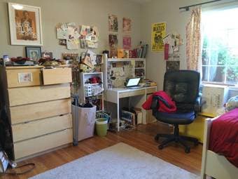 Cozy private room in a furnished 5BR/3.5BA just off of Oregon and Alma 2