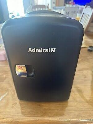 Selling mini fridge 2