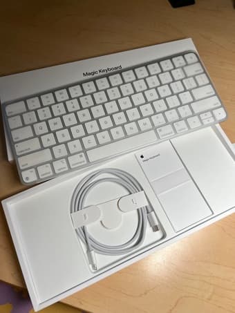 NEW Apple Magic Keyboard (open box) 1