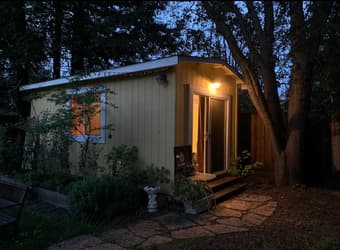 Studio near Stanford 3