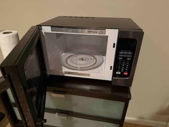 Countertop Microwave Oven 2